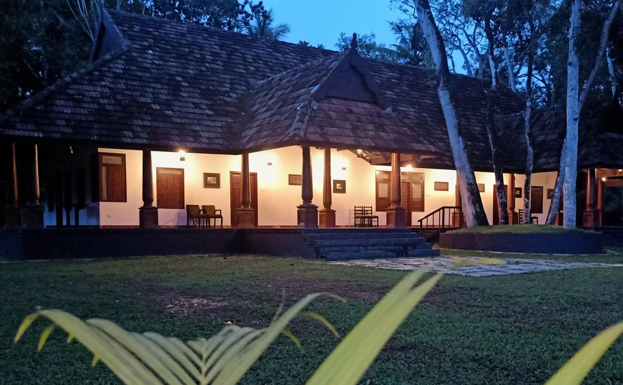 Marari Beach Palace Mararikulam Exterior foto